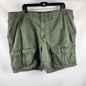 Guide Series Shorts Men 44 Cargo Green Flat Front  Inseam 9"